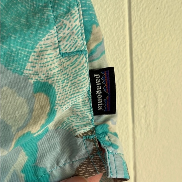 Patagonia Athletic Blue Black Floral Hibiscus Field Barely Baggies Shorts Sz XS - Picture 7 of 13